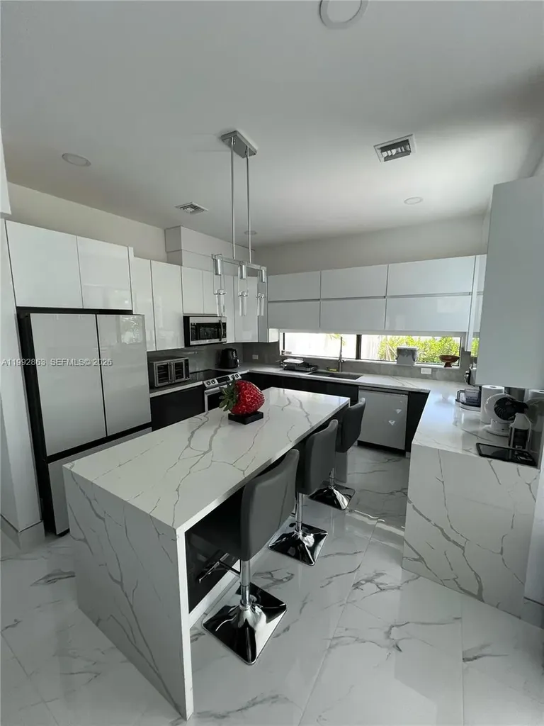 2342 Mckinley Street Hollywood FL 33020