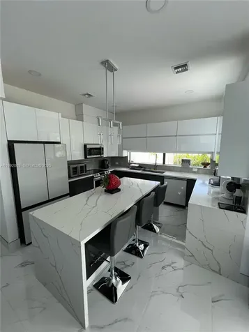 2342 Mckinley Street Hollywood FL 33020
