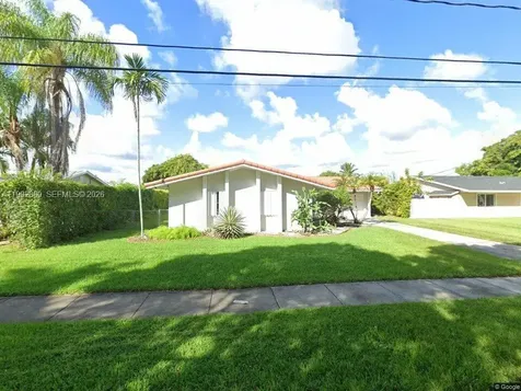 20020 Bel Aire Drive Cutler Bay FL 33189