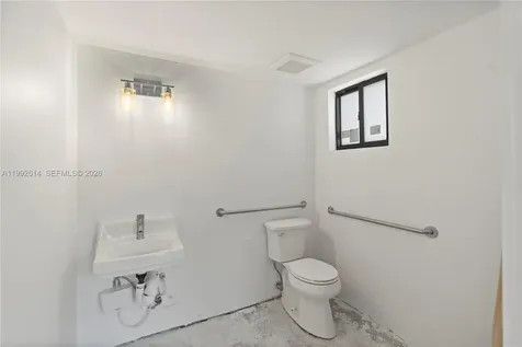 216 NW 11th Street Miami FL 33136