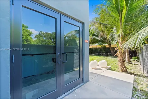 216 NW 11th Street Miami FL 33136