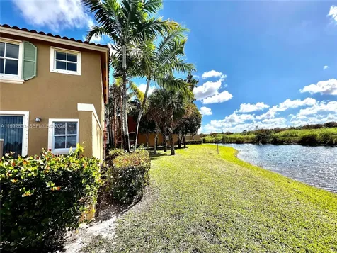 1088 SW 144th Avenue Pembroke Pines FL 33027