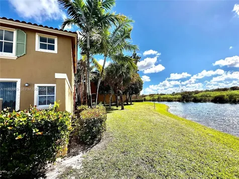 1088 SW 144th Avenue Pembroke Pines FL 33027