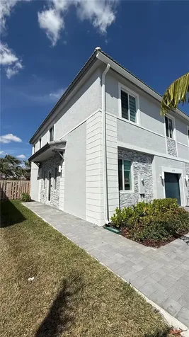 679 SE 13th St Circle Homestead FL 33034