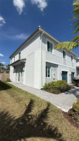 679 SE 13th St Circle Homestead FL 33034
