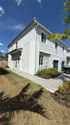 679 SE 13th St Circle Homestead FL 33034