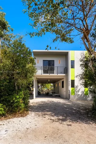 20 Coral Drive Key Largo FL 33037