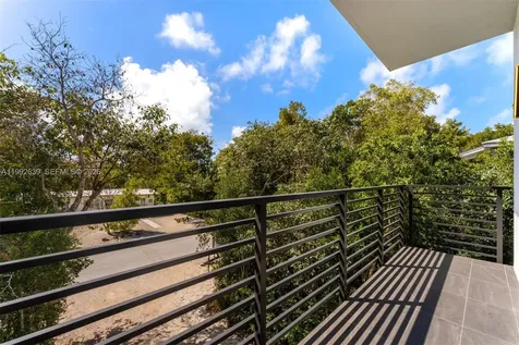 20 Coral Drive Key Largo FL 33037