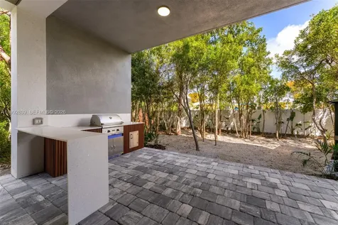 20 Coral Drive Key Largo FL 33037
