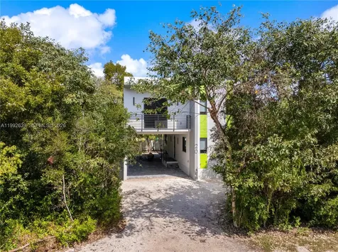 20 Coral Drive Key Largo FL 33037