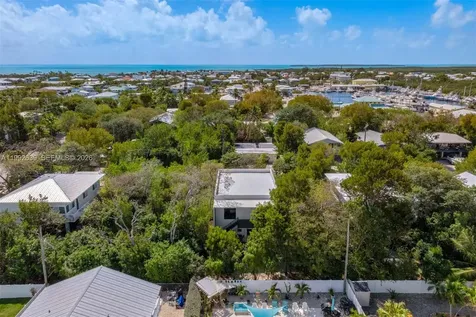 20 Coral Drive Key Largo FL 33037