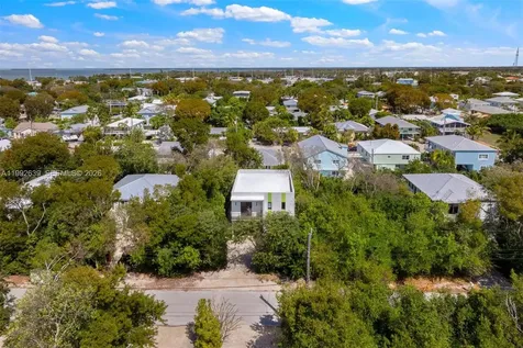 20 Coral Drive Key Largo FL 33037