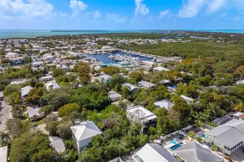 20 Coral Drive Key Largo FL 33037