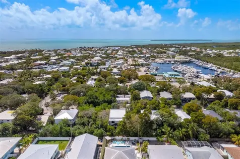 20 Coral Drive Key Largo FL 33037