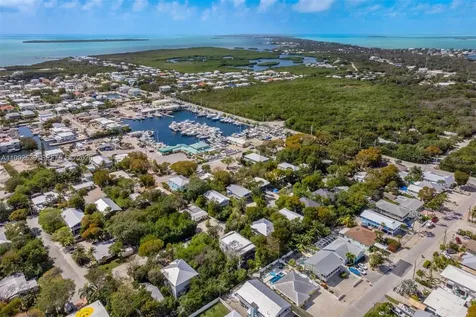 20 Coral Drive Key Largo FL 33037