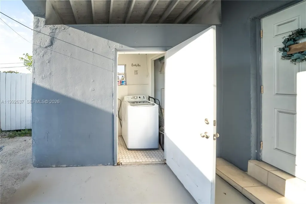 1119 NW 10th Place Fort Lauderdale FL 33311