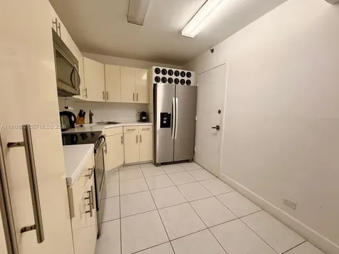 6039 Collins Avenue Miami Beach FL 33140