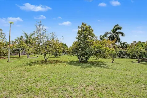 17113 SW 215th Terrace Miami FL 33187