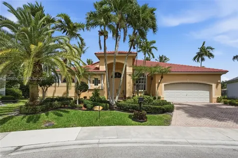 3038 Lakewood Drive Weston FL 33332
