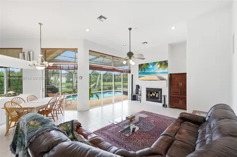 3038 Lakewood Drive Weston FL 33332