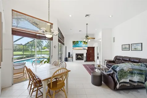 3038 Lakewood Drive Weston FL 33332