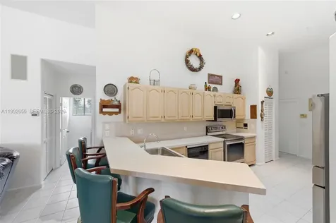 3038 Lakewood Drive Weston FL 33332