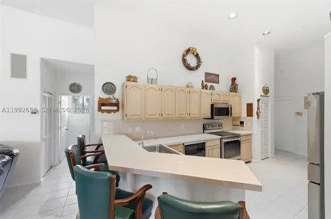 3038 Lakewood Drive Weston FL 33332