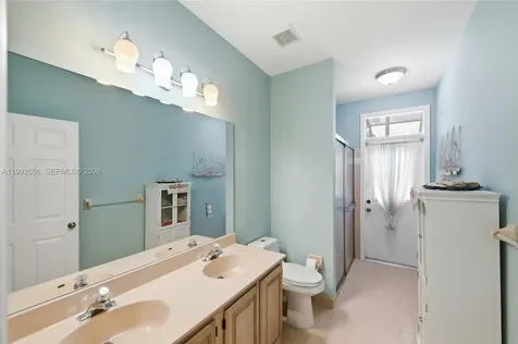 3038 Lakewood Drive Weston FL 33332