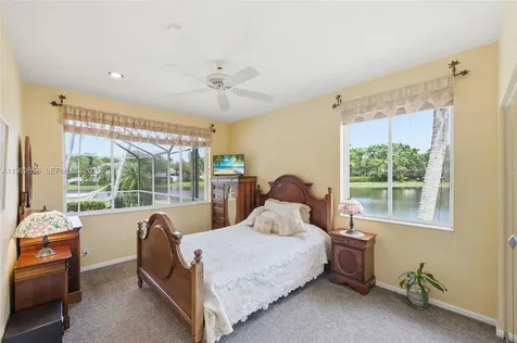 3038 Lakewood Drive Weston FL 33332