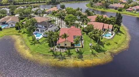 3038 Lakewood Drive Weston FL 33332