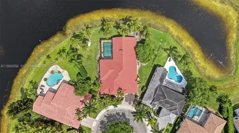 3038 Lakewood Drive Weston FL 33332