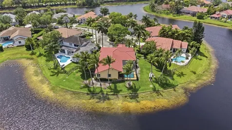 3038 Lakewood Drive Weston FL 33332