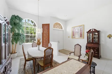 3038 Lakewood Drive Weston FL 33332