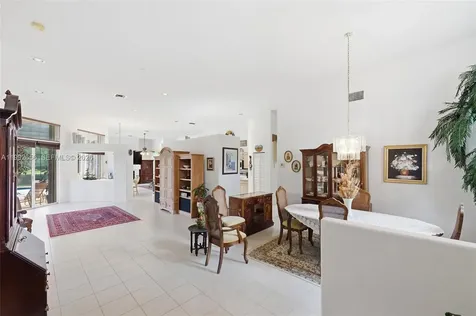 3038 Lakewood Drive Weston FL 33332