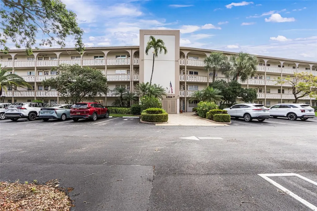 2304 Lucaya Lane Coconut Creek FL 33066