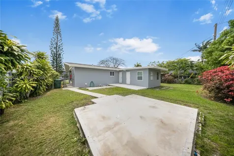 17860 SW 110th Court Miami FL 33157