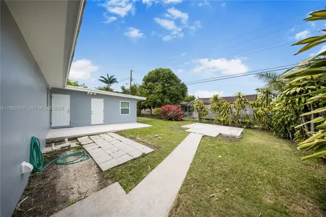 17860 SW 110th Court Miami FL 33157