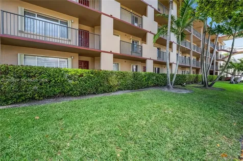 850 SW 138th Avenue Pembroke Pines FL 33027