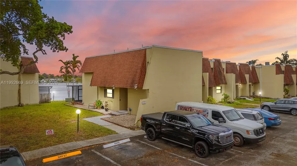 8920 Palm Tree Lane Pembroke Pines FL 33024