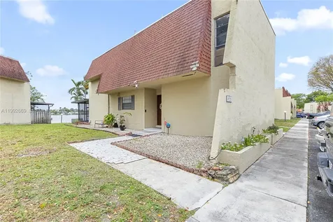 8920 Palm Tree Lane Pembroke Pines FL 33024