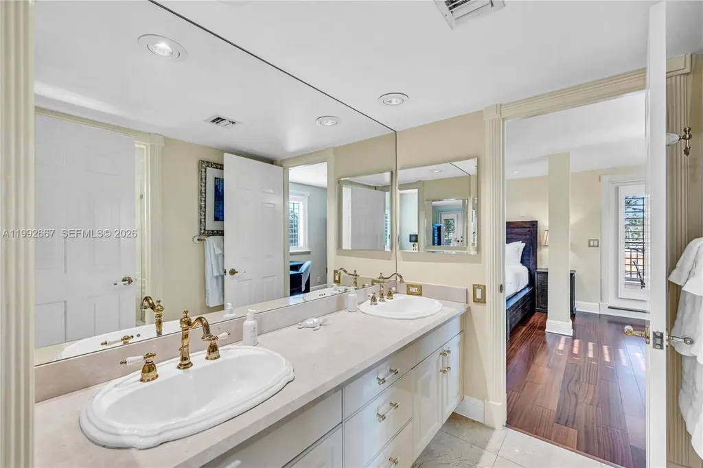 625 Poinciana Fort Lauderdale FL 33301