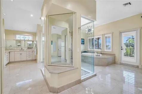 625 Poinciana Fort Lauderdale FL 33301