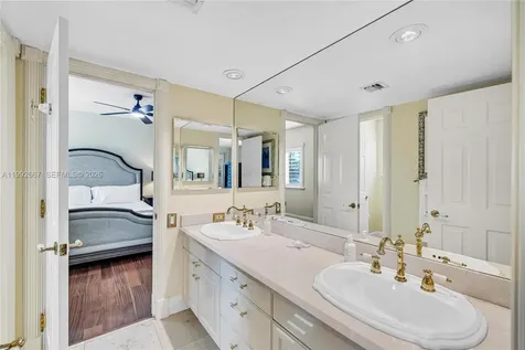 625 Poinciana Fort Lauderdale FL 33301