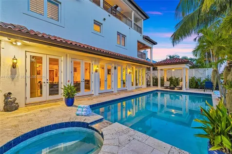 625 Poinciana Fort Lauderdale FL 33301