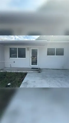 5460 SW 38th Court West Park FL 33023