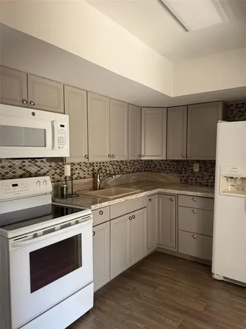 5460 SW 38th Court West Park FL 33023