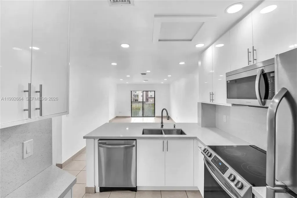 7668 SW 152nd Avenue Miami FL 33193