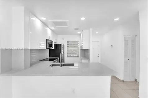 7668 SW 152nd Avenue Miami FL 33193