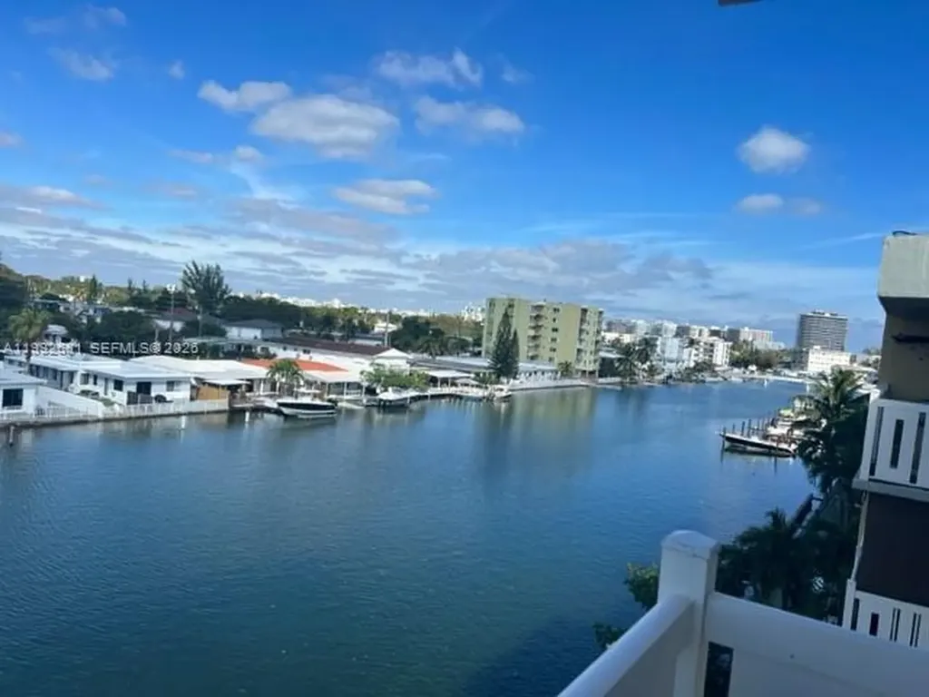 7900 Tatum Waterway Drive Miami Beach FL 33141