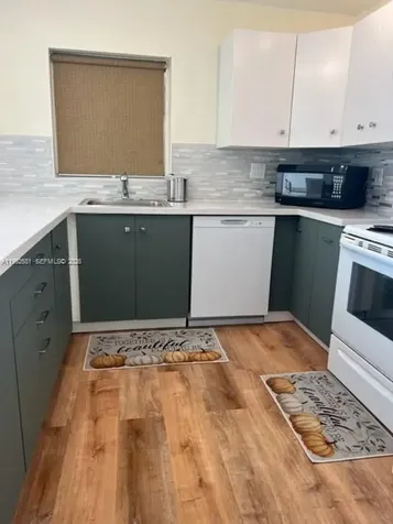 7900 Tatum Waterway Drive Miami Beach FL 33141